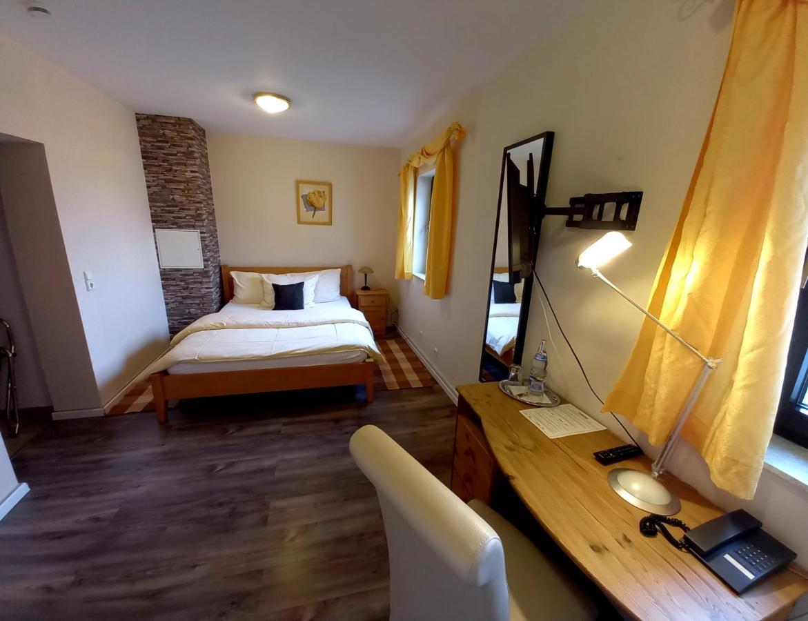 Hotel Lindenhof Рёдермарк Экстерьер фото
